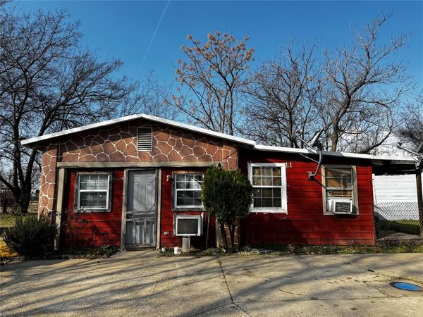 108 N Ellis Avenue, Mount Pleasant, TX 75455