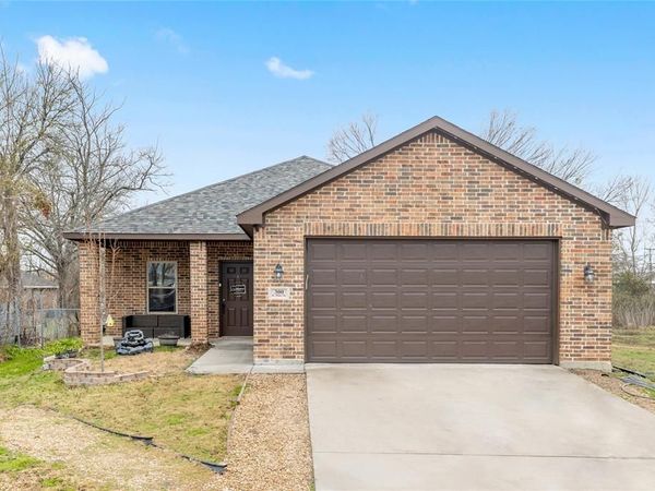 300 Pine Street, Forney, TX 75126