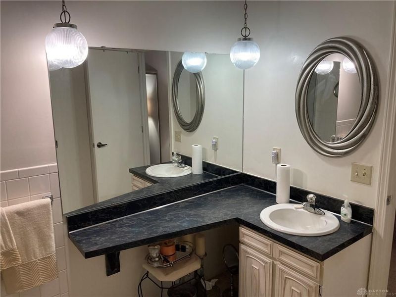 3050 Valerie Arms Drive, Harrison Township, OH 45405 Photo 13