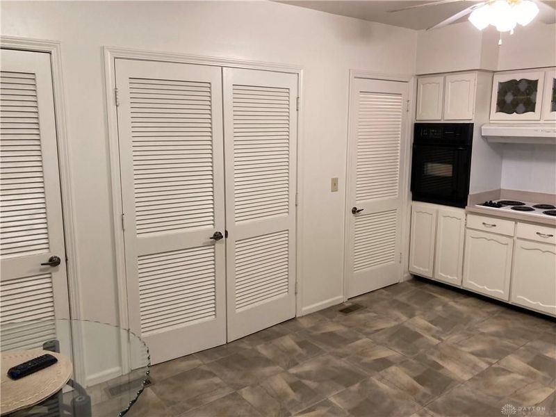 3050 Valerie Arms Drive, Harrison Township, OH 45405 Photo 6