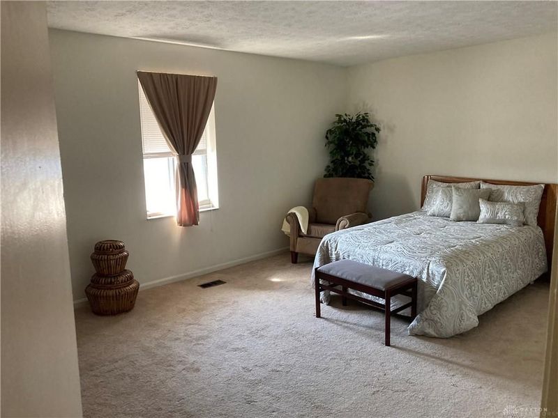 3050 Valerie Arms Drive, Harrison Township, OH 45405 Photo 9