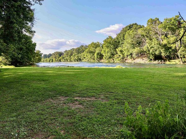 620 Riverview Drive, Mammoth Spring, AR 72554