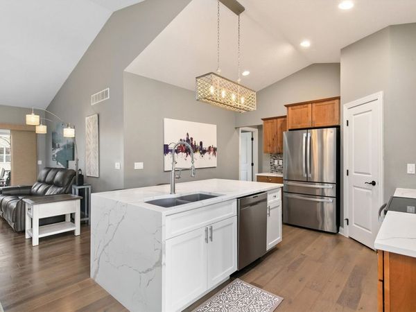 13015 Alpine Drive, Urbandale, IA 50323