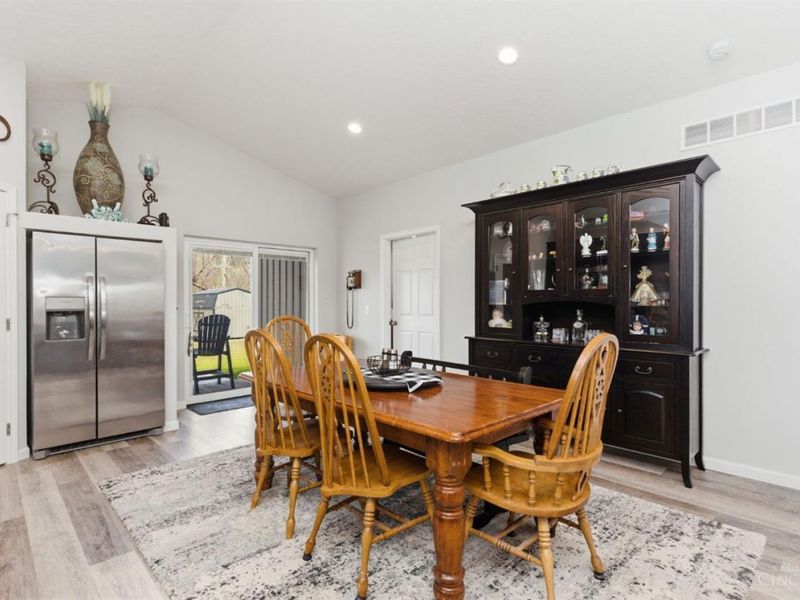 174 Black Hawk Drive, Franklin Twp, OH 45171 Photo 12