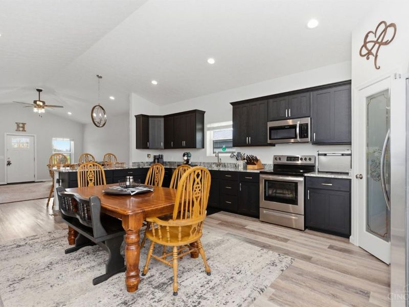 174 Black Hawk Drive, Franklin Twp, OH 45171 Photo 13