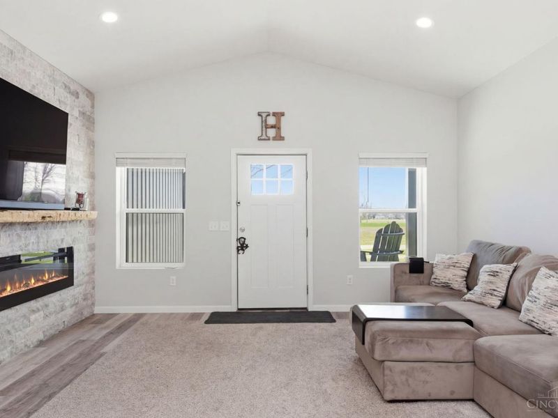 174 Black Hawk Drive, Franklin Twp, OH 45171 Photo 7