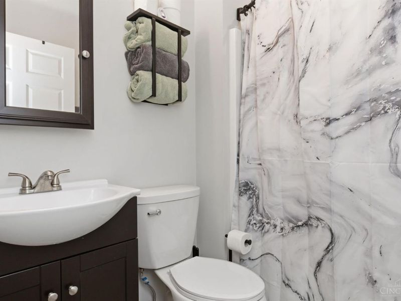 174 Black Hawk Drive, Franklin Twp, OH 45171 Photo 8