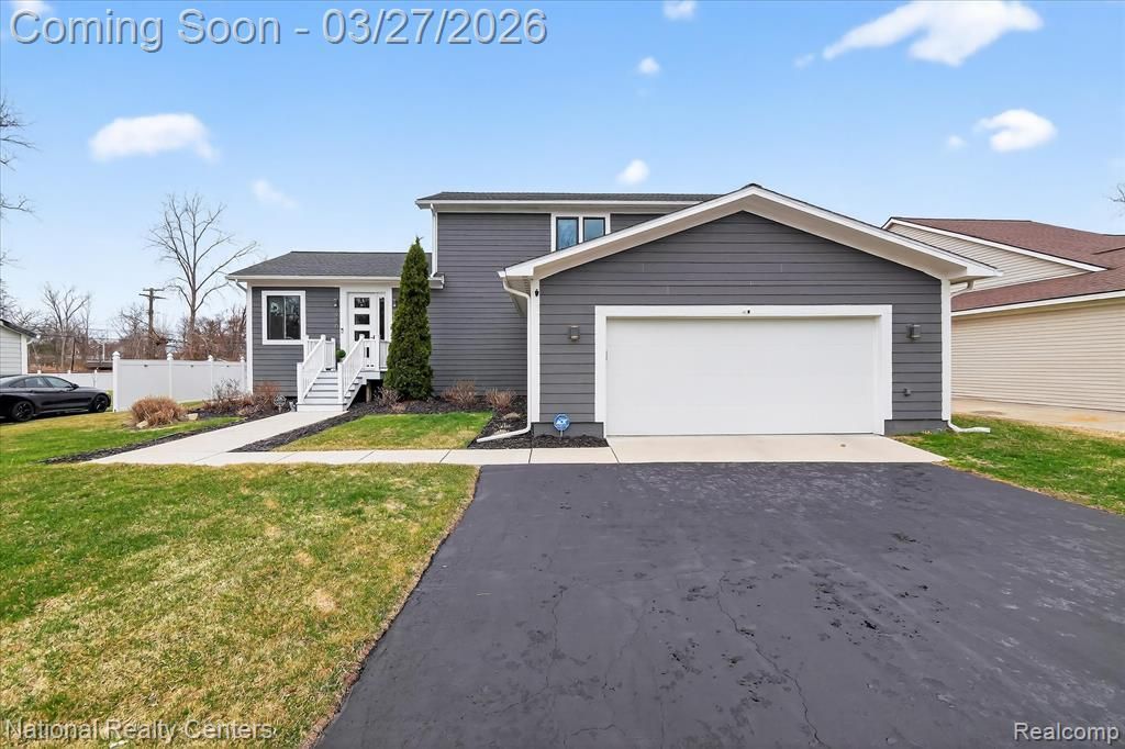 946 Dunreath Street, Wolverine Lake Vlg, MI 48390 Main Photo