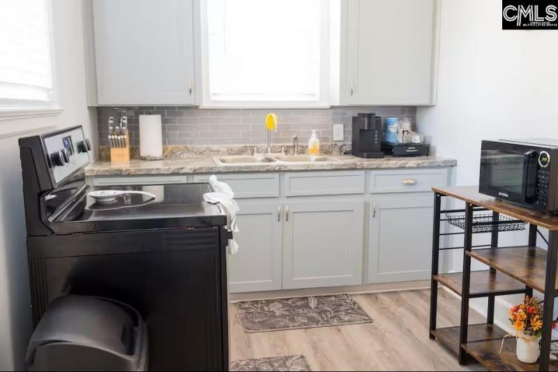 1507 State Street Photo 4