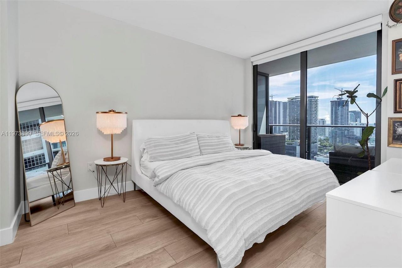 121 NE 34th St , Unit 2502, Miami, FL 33137 Photo