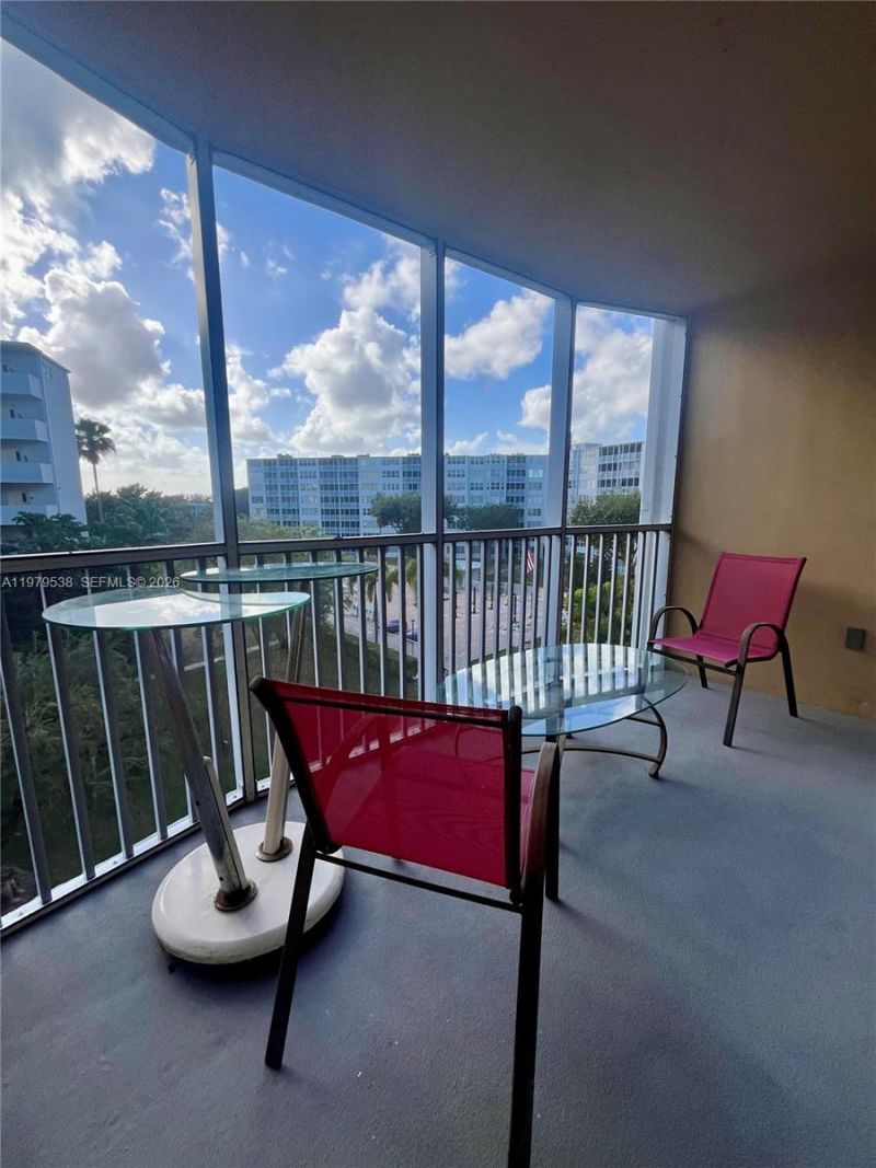 1750 NE 191st St , Unit 522-3, Miami, FL 33179 Photo