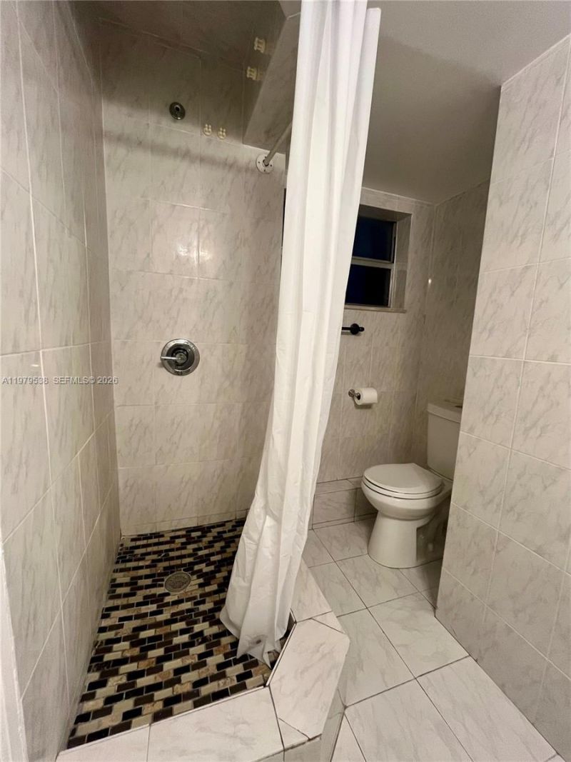 1750 NE 191st St , Unit 522-3, Miami, FL 33179 Photo