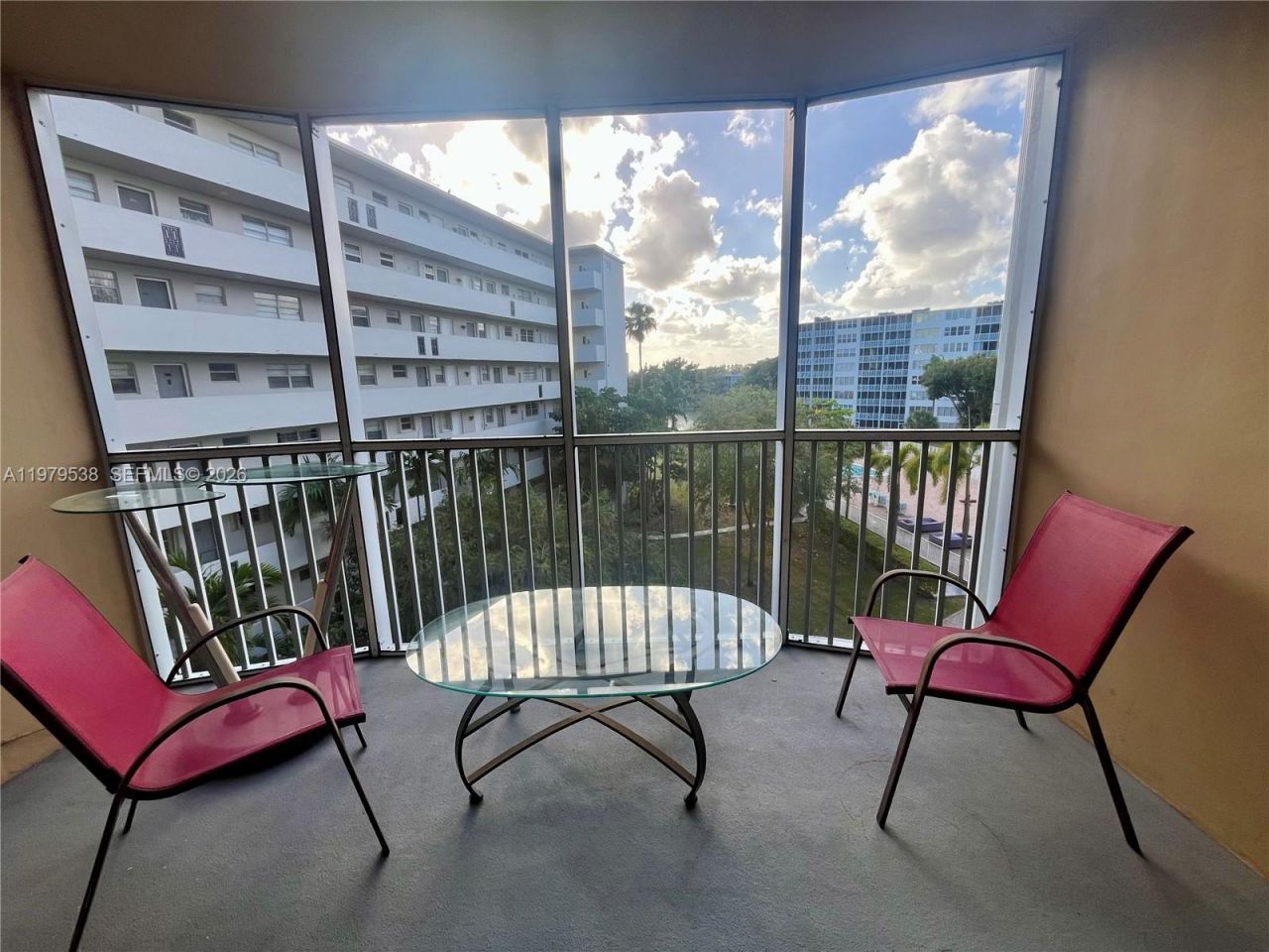 1750 NE 191st St , Unit 522-3, Miami, FL 33179 Photo