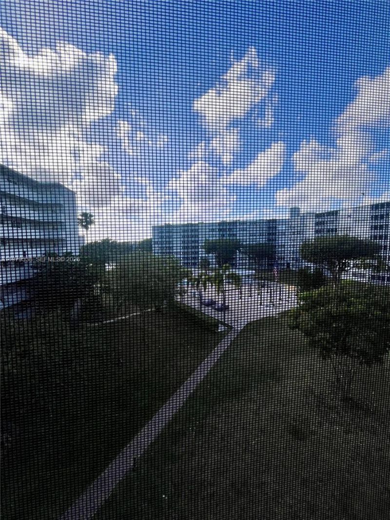 1750 NE 191st St , Unit 522-3, Miami, FL 33179 Photo