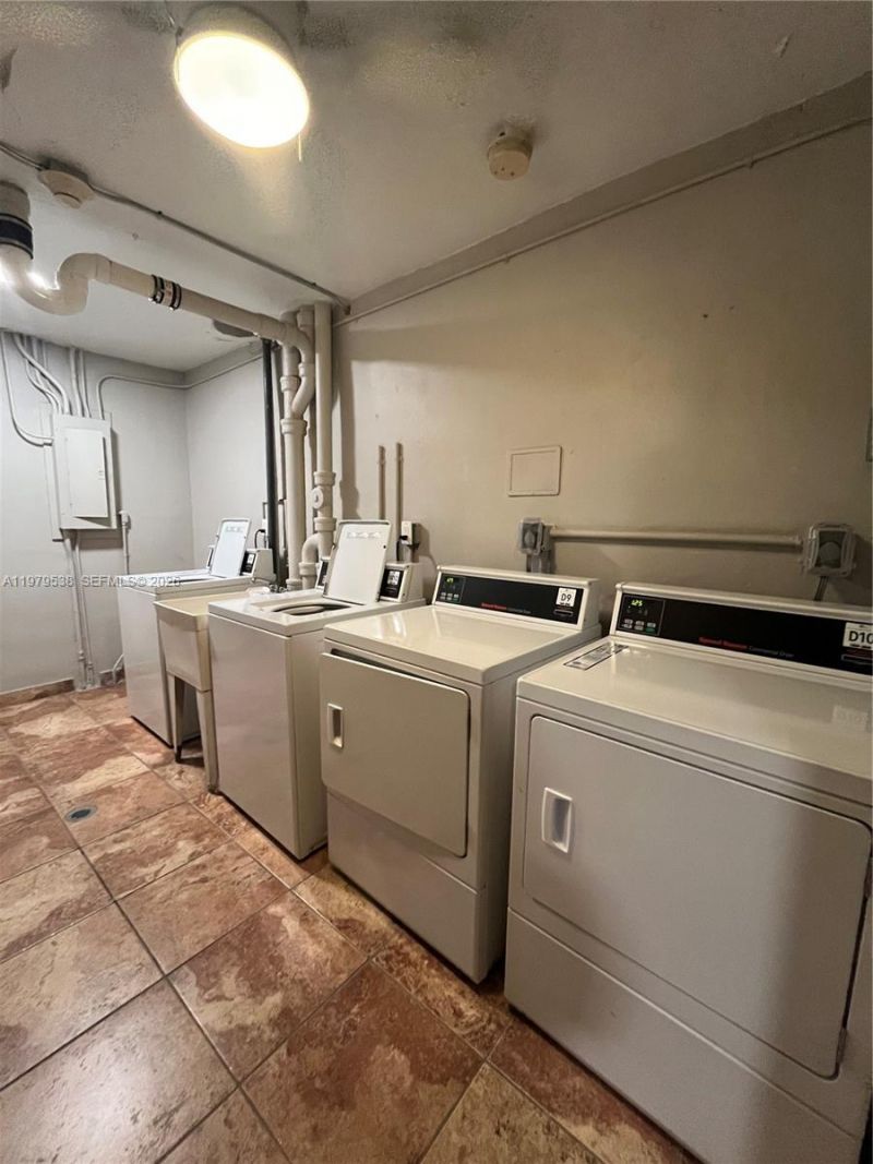 1750 NE 191st St , Unit 522-3, Miami, FL 33179 Photo