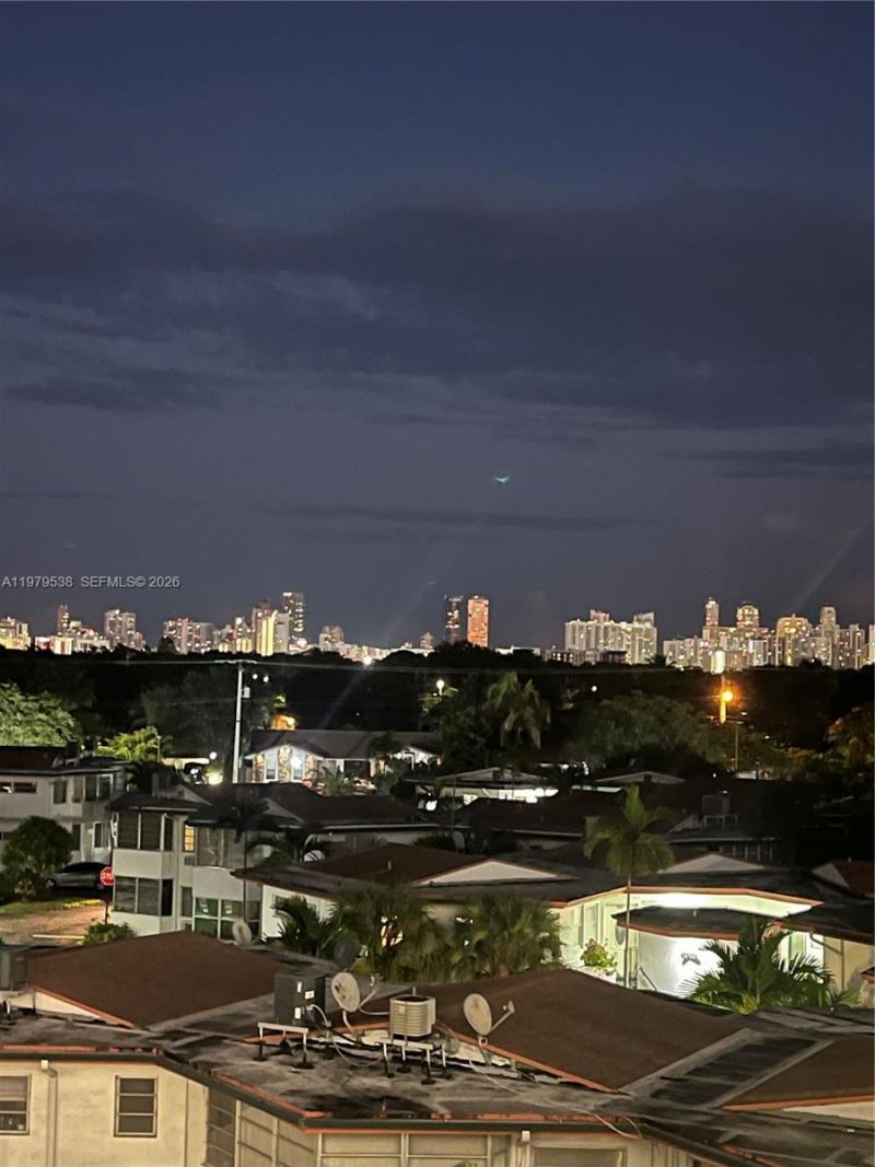 1750 NE 191st St , Unit 522-3, Miami, FL 33179 Photo