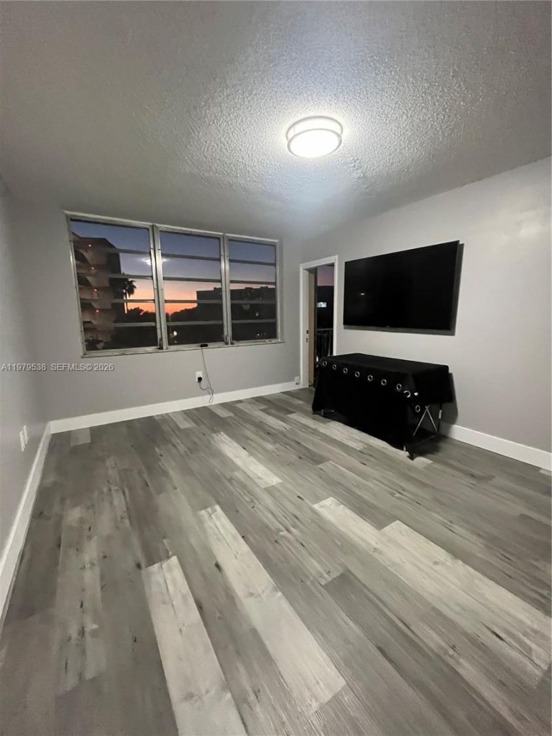 1750 NE 191st St , Unit 522-3, Miami, FL 33179 Photo