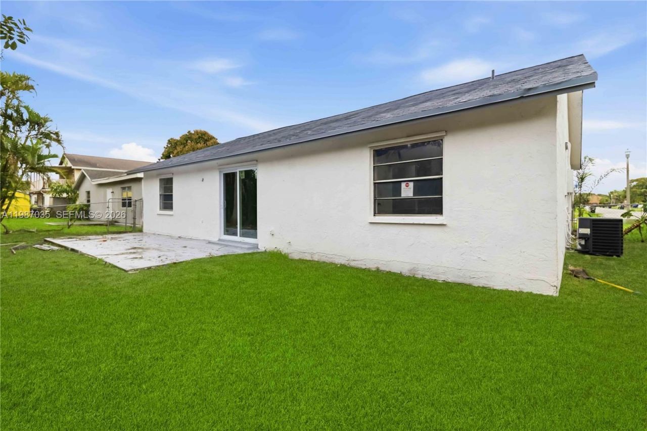 8500 SW 20th St, North Lauderdale, FL 33068 Photo