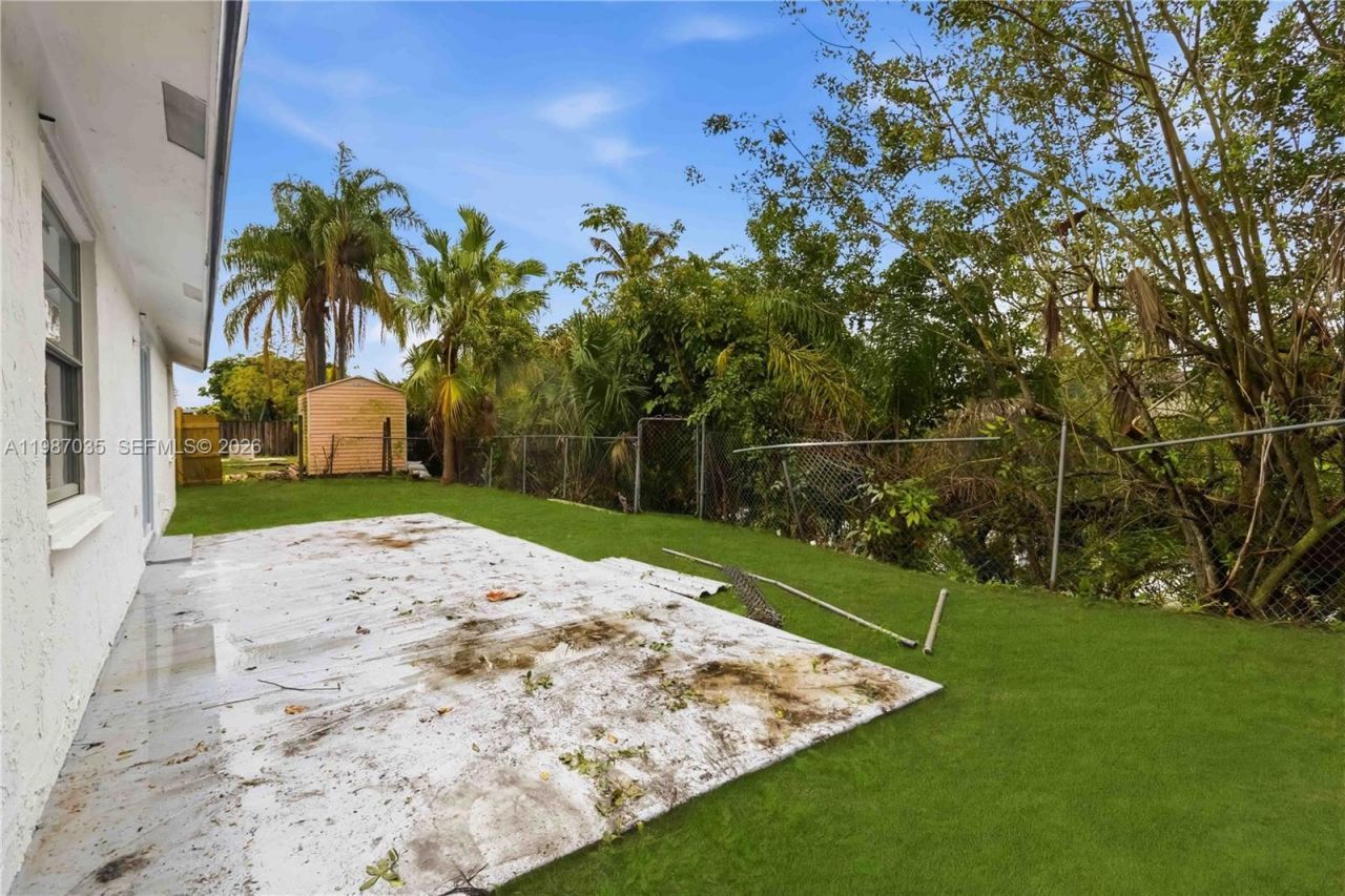 8500 SW 20th St, North Lauderdale, FL 33068 Photo