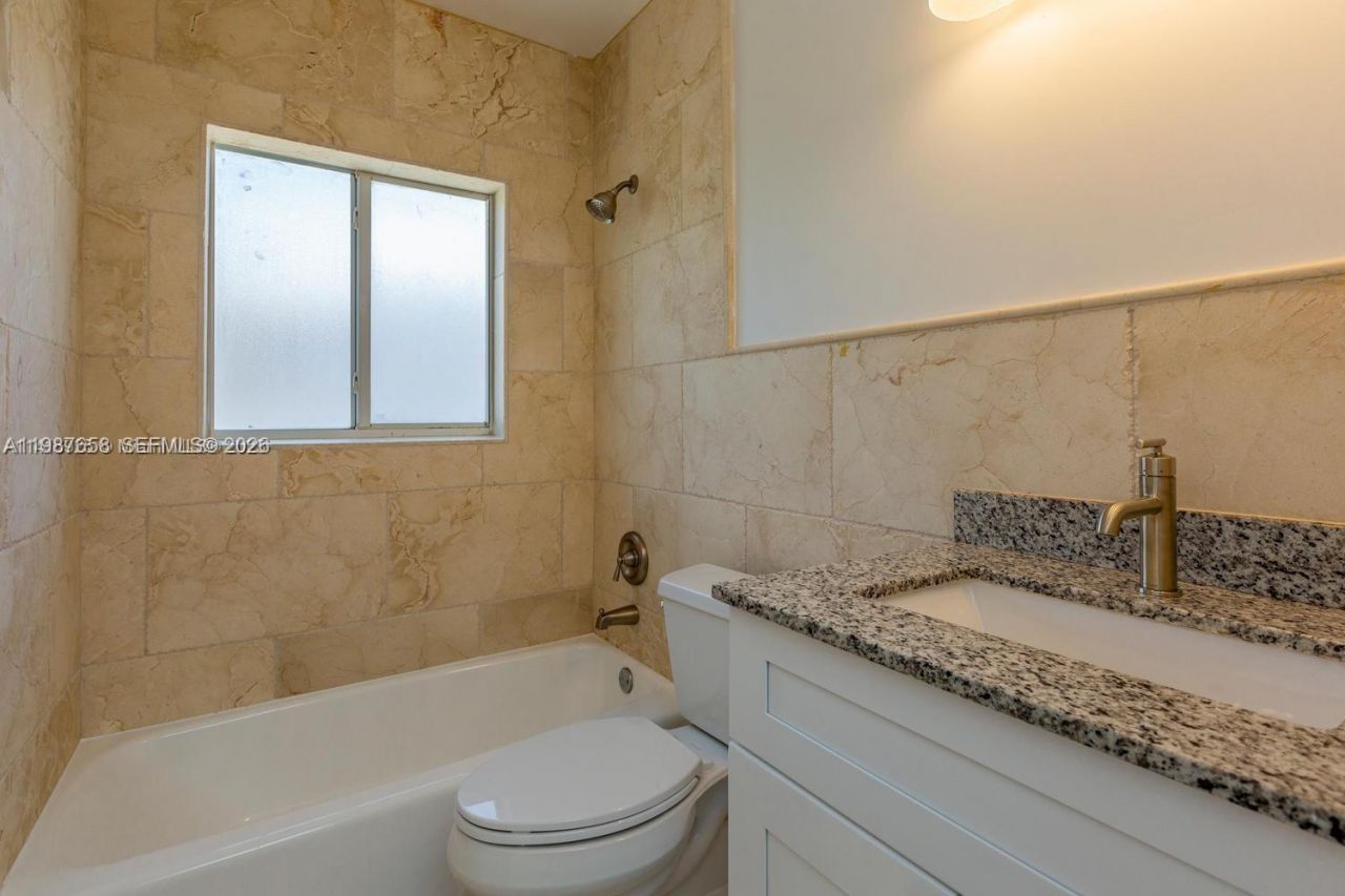 2882 S Le Jeune Rd, Unit 2882, Coral Gables, FL 33134 Photo