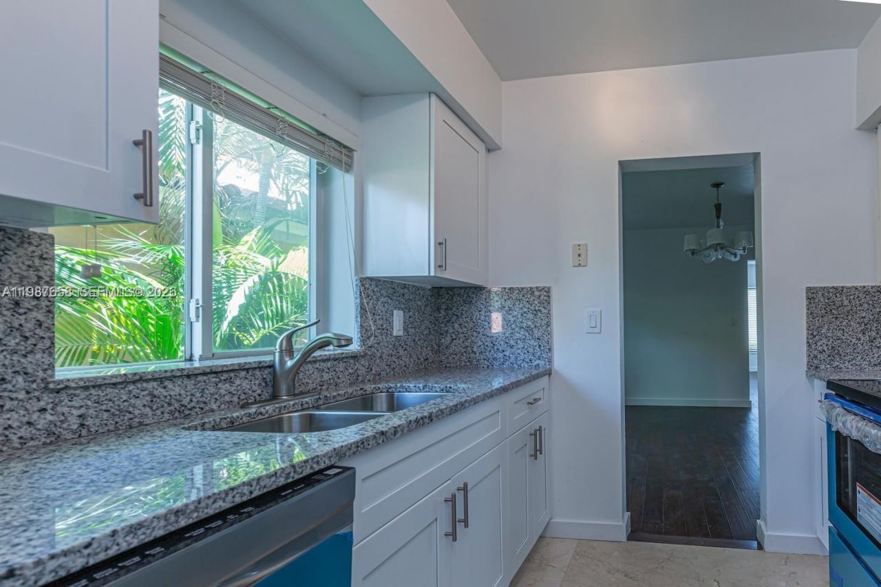 2882 S Le Jeune Rd, Unit 2882, Coral Gables, FL 33134 Photo