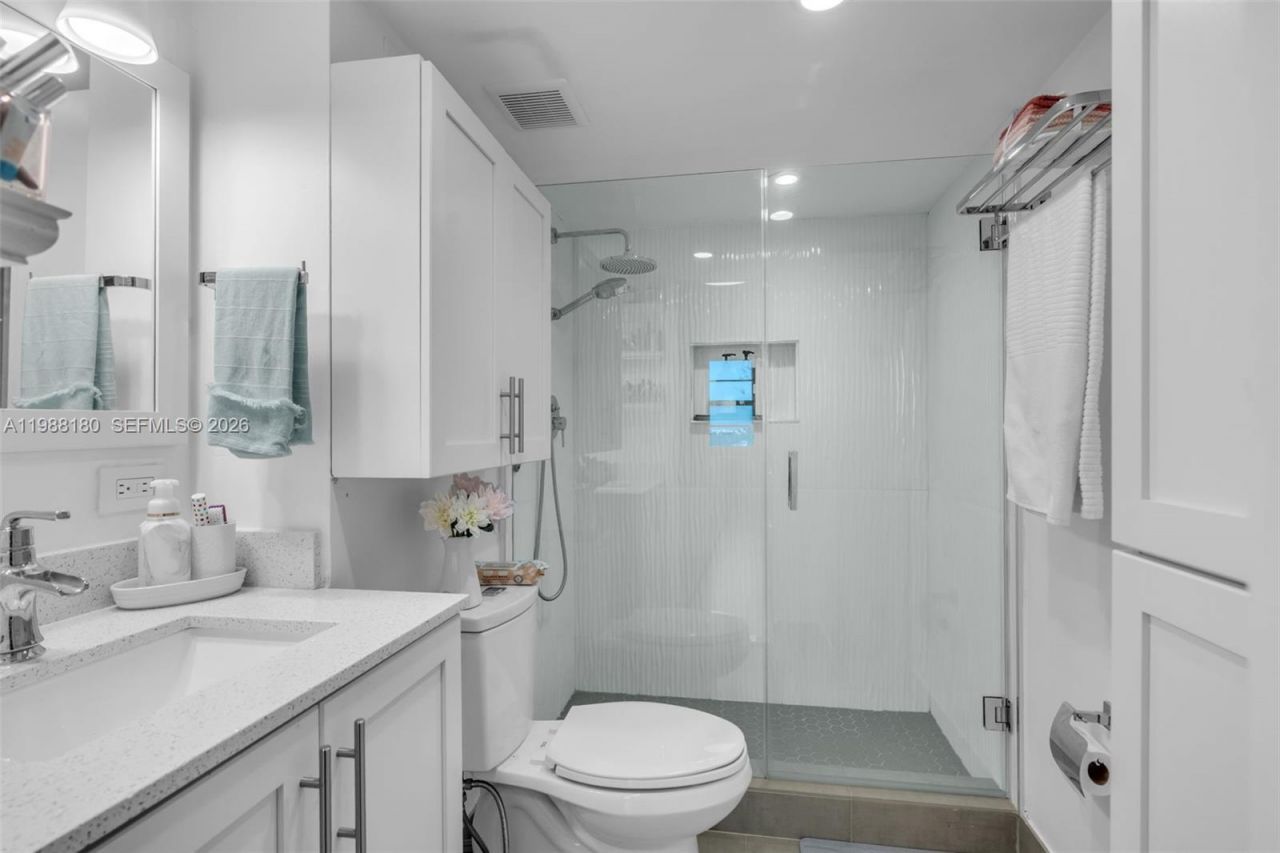 150 SE 25th Rd, Unit 8H, Miami, FL 33129 Photo