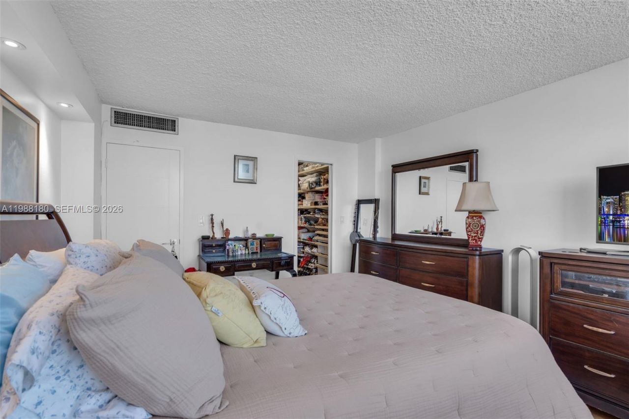 150 SE 25th Rd, Unit 8H, Miami, FL 33129 Photo