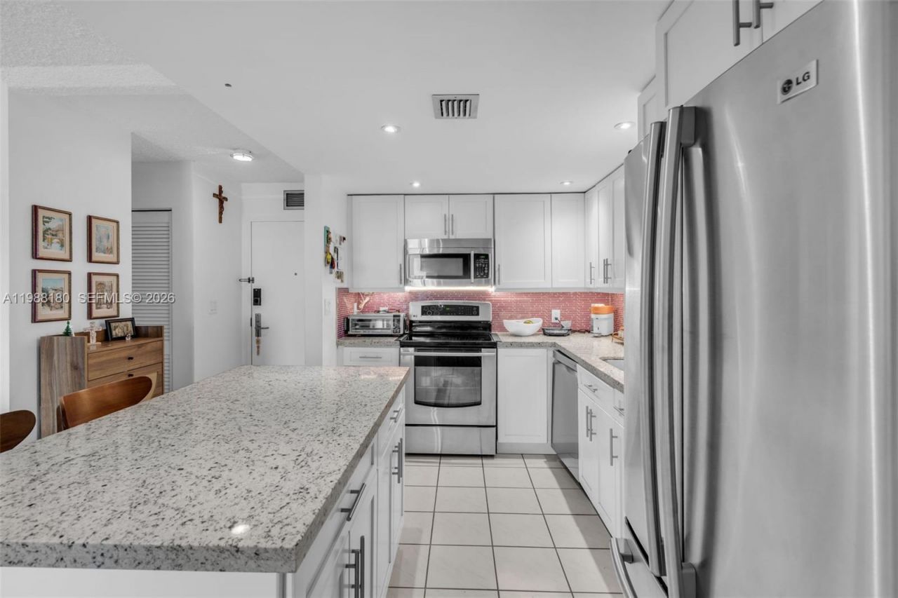 150 SE 25th Rd, Unit 8H, Miami, FL 33129 Photo