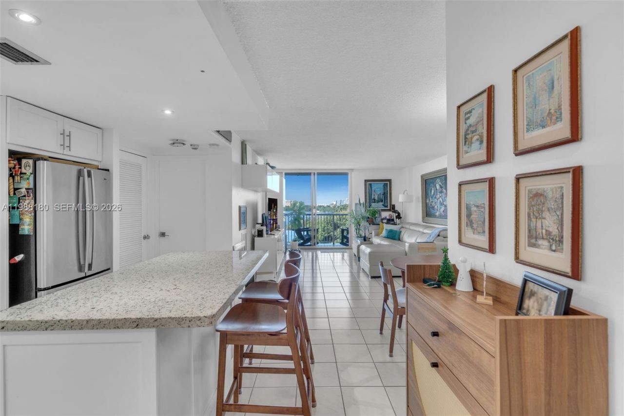 150 SE 25th Rd, Unit 8H, Miami, FL 33129 Photo