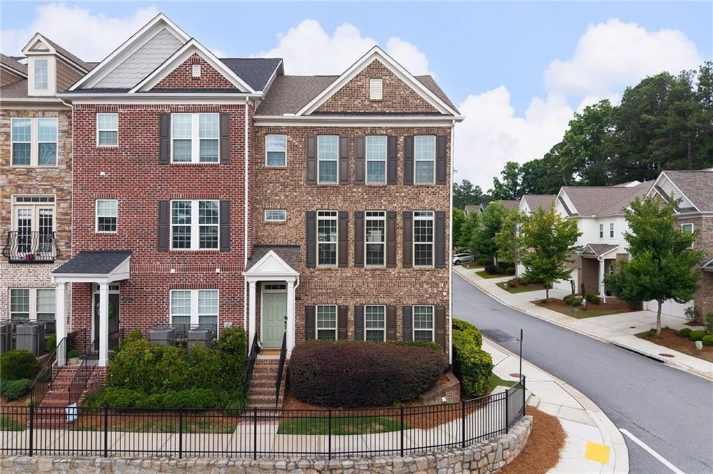 2059 Falls Park Way, Decatur, GA 30033 Main Photo