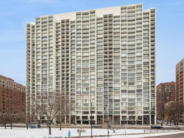 3200 N Lake Shore Drive, Unit 2802, Chicago, IL 60657