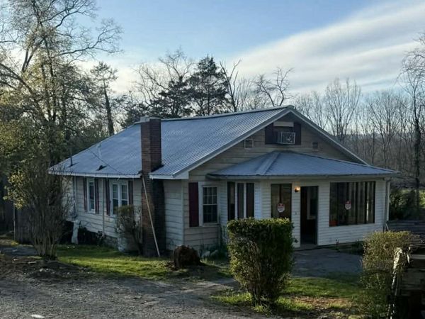 805 Elk Knob Road, Pennington Gap, VA 24277