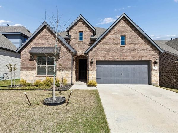 6221 Escarpment Drive, Fort Worth, TX 76112