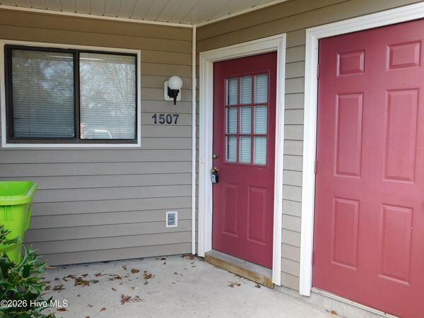 1507 College Way , New Bern, NC 28562