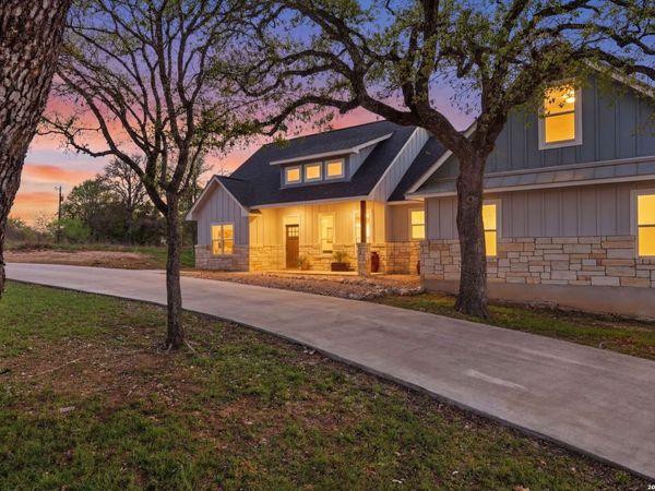 526 E Greenbriar, Granite Shoals, TX 78654