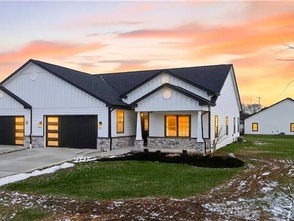 1167 VALLEY CLUB, Unit 115, Irwin, PA 15642