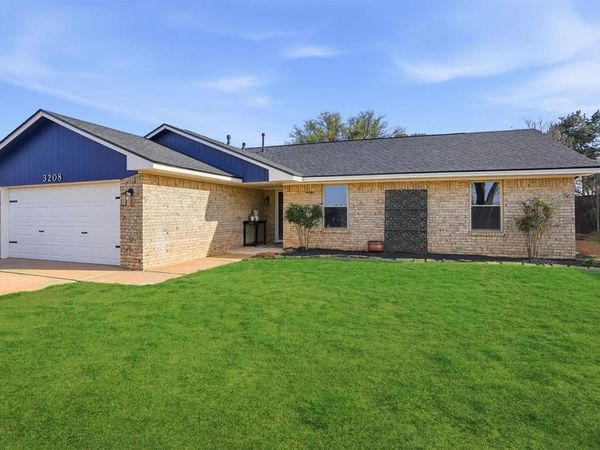 3208 Gettysburg Drive, Altus, OK 73521