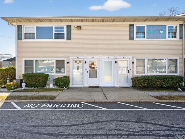 1 Atlantic Avenue , Unit Apt 35, Farmingdale, NY 11735