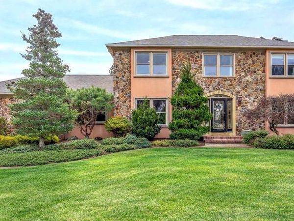 9 TIMBER WOLF DRIVE, HAMILTON, NJ 08620