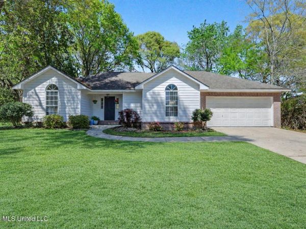 8826 Kipapa Way, Diamondhead, MS 39525