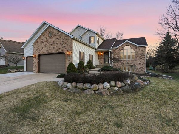 1237 Mockingbird Lane, Sun Prairie, WI 53590