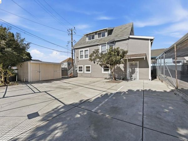 5334 E 10th St., Oakland, CA 94601