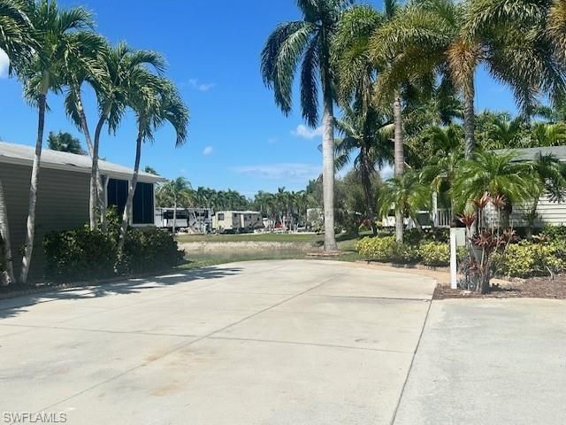 1386 Silver Lakes Blvd, Naples, FL 34114 Photo
