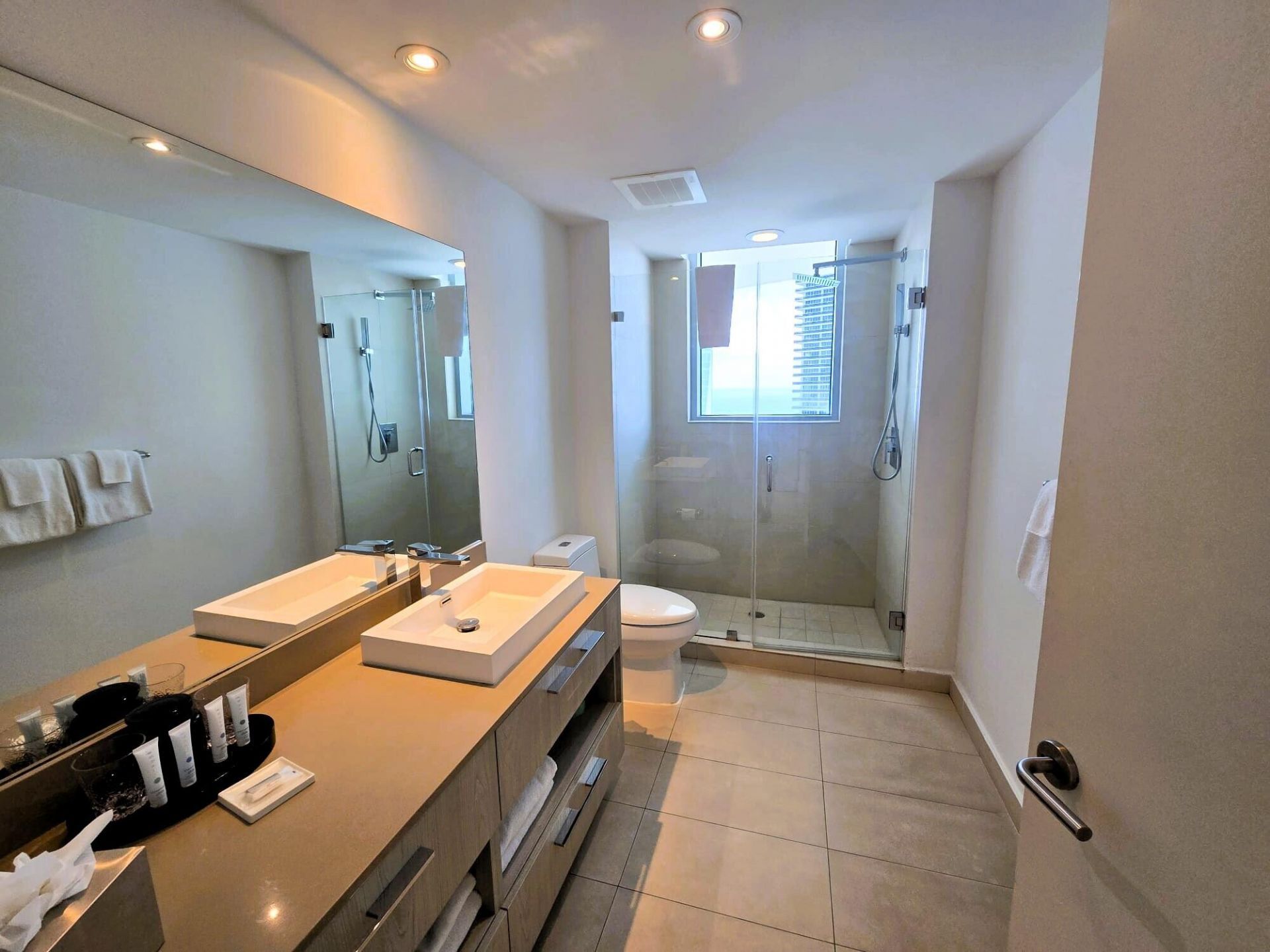 4111 S Ocean Drive, Unit 3011, Hollywood, FL 33019 Photo