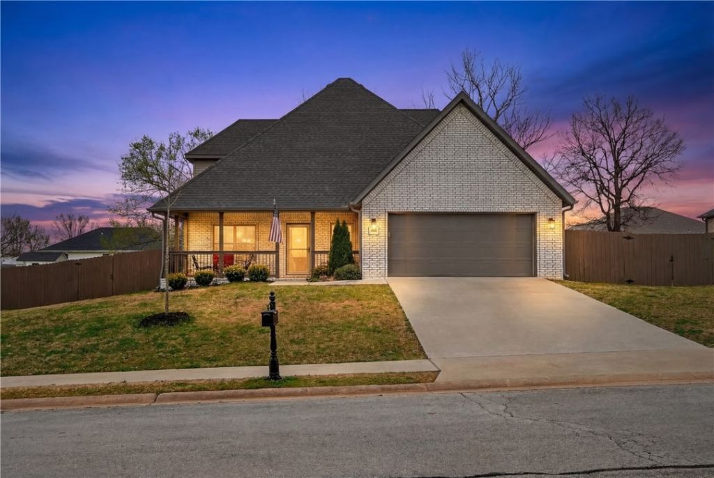 1040 Harrison Street, Pea Ridge, AR 72751 Main Photo
