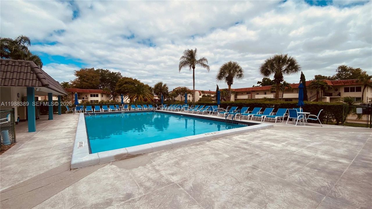671 S Hollybrook Dr, Unit 104, Pembroke Pines, FL 33025 Photo