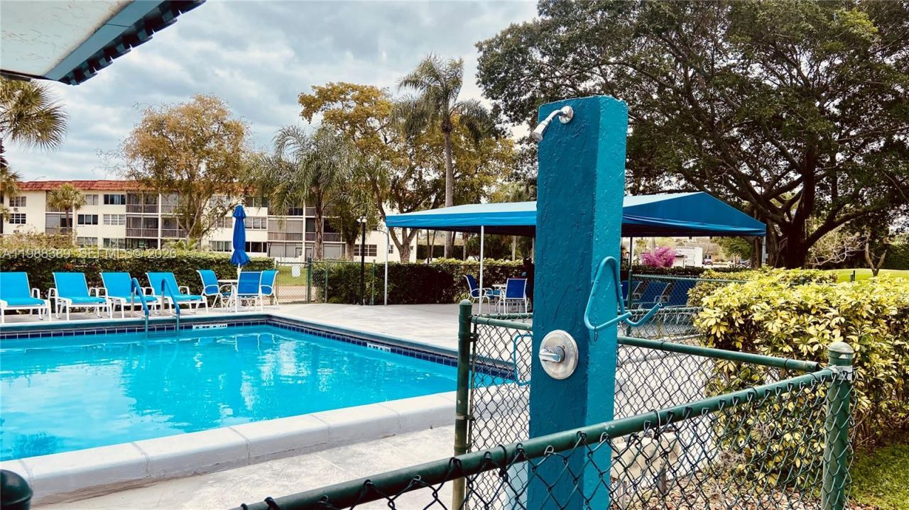 671 S Hollybrook Dr, Unit 104, Pembroke Pines, FL 33025 Photo