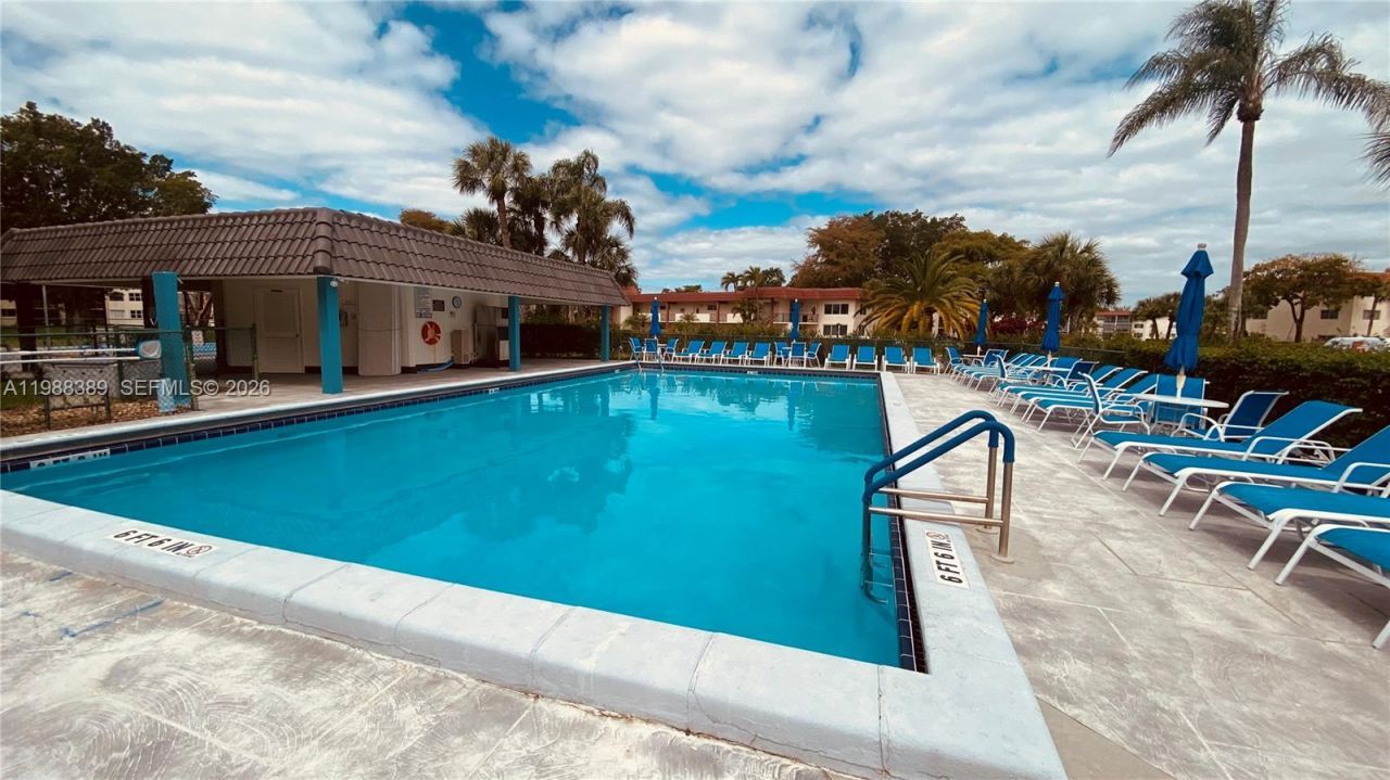 671 S Hollybrook Dr, Unit 104, Pembroke Pines, FL 33025 Photo