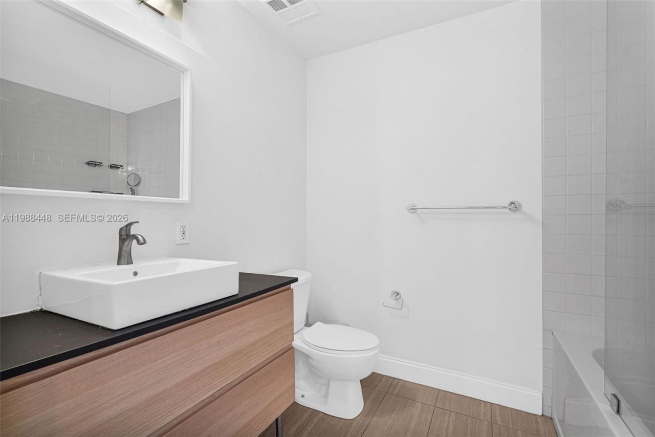 10 SW South River Dr, Unit 1615, Miami, FL 33130 Photo