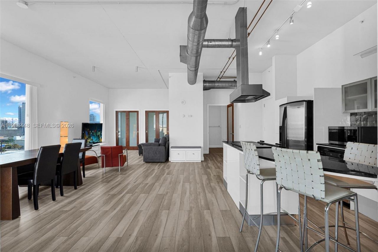 10 SW South River Dr, Unit 1615, Miami, FL 33130 Photo